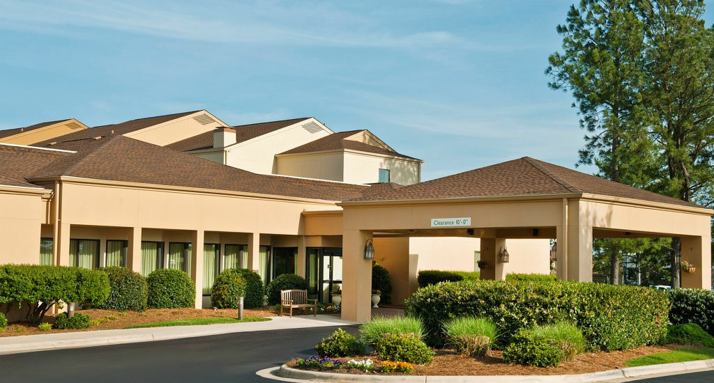 Courtyard By Marriott Greensboro Ngoại thất bức ảnh