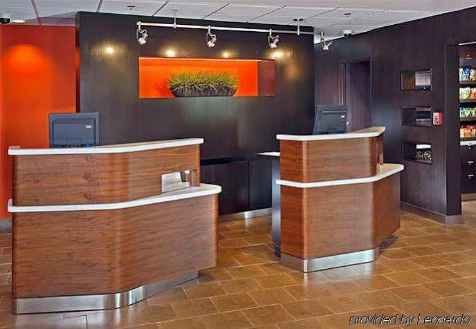 Courtyard By Marriott Greensboro Ngoại thất bức ảnh